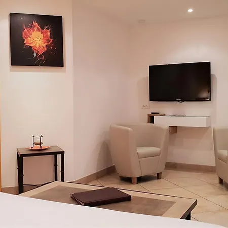 Private - Adults Only 4*