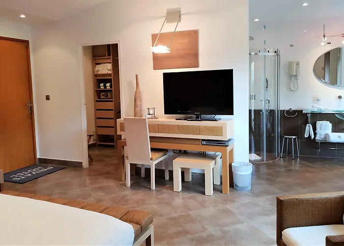 Private - Adult Only Hotel 4*