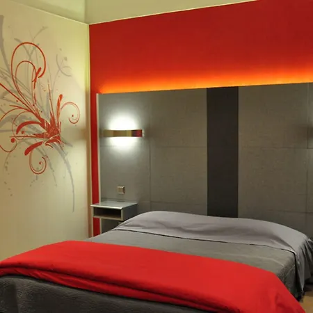 Private - Adults Only 4*