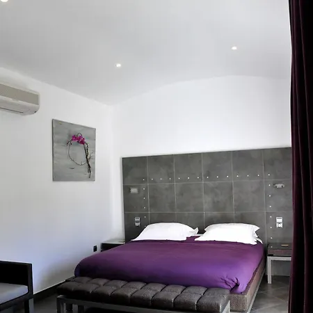 Private Hotel