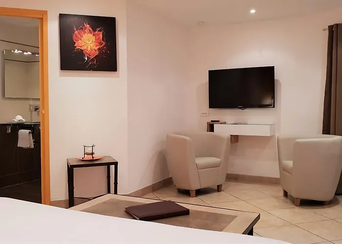 Private - Adults Only 4*