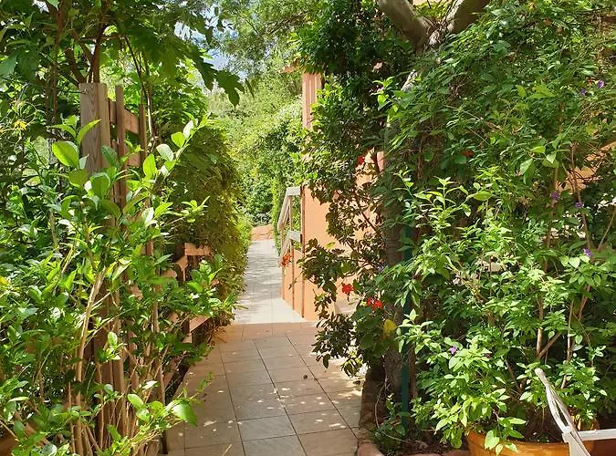 Private - Adults Only 4*